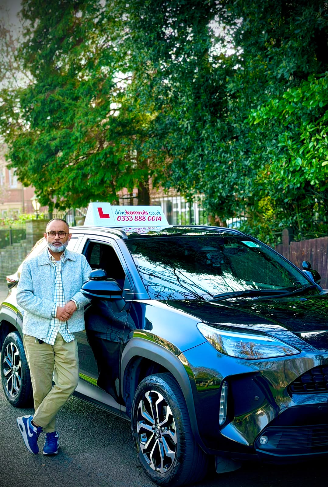 Leaning against the Dual-Control Car